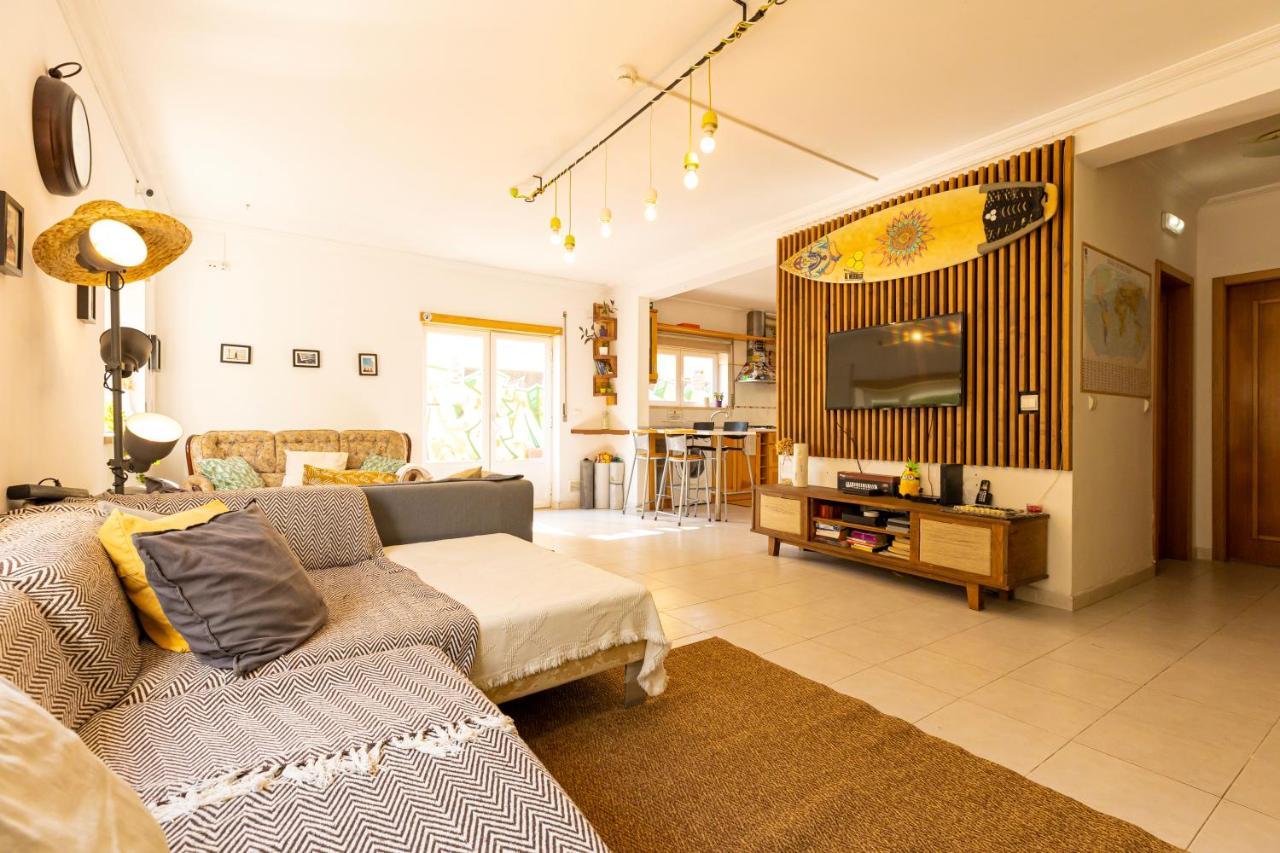 Pineapple Surf House Vandrehjem Atouguia Da Baleia Eksteriør billede